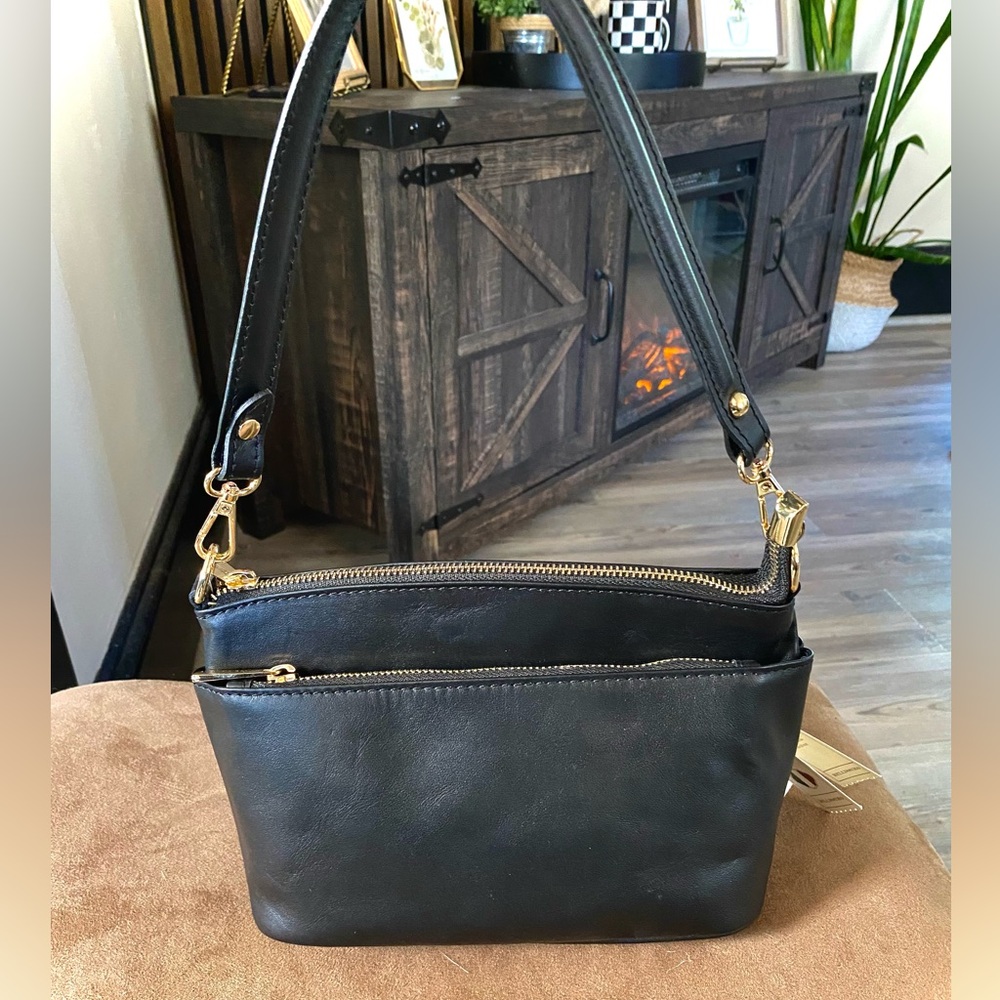 Divine Firenze black leather handbag